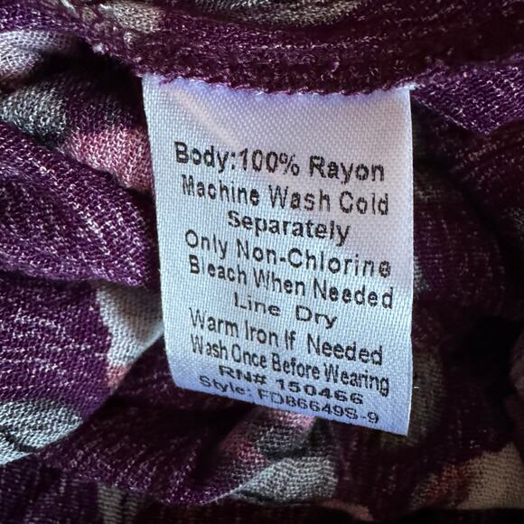 Monday Fun 3/4 Sleeve Split Neck Purple Floral Rayon Top NWOT Size Medium - Picture 7 of 8